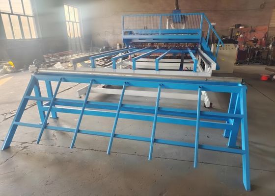 穴のサイズ200*50mmの塀の金網の溶接機380volt 50HZ