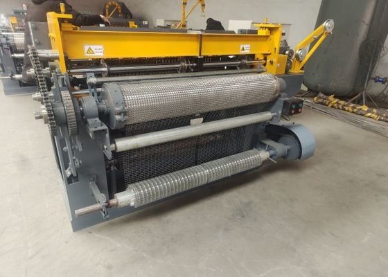 穴のサイズ 1/2 インチ 溶接したワイヤ網機 鶏籠網 電動